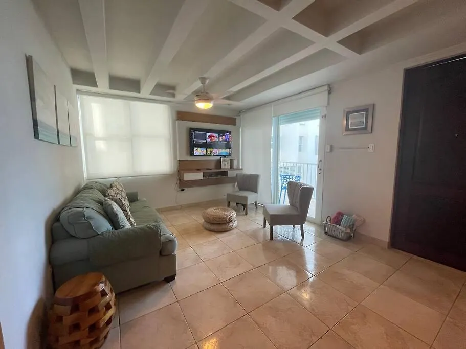 Beach Front 2 Bedroom 1 Bathroom Apt. San Juan Apartment