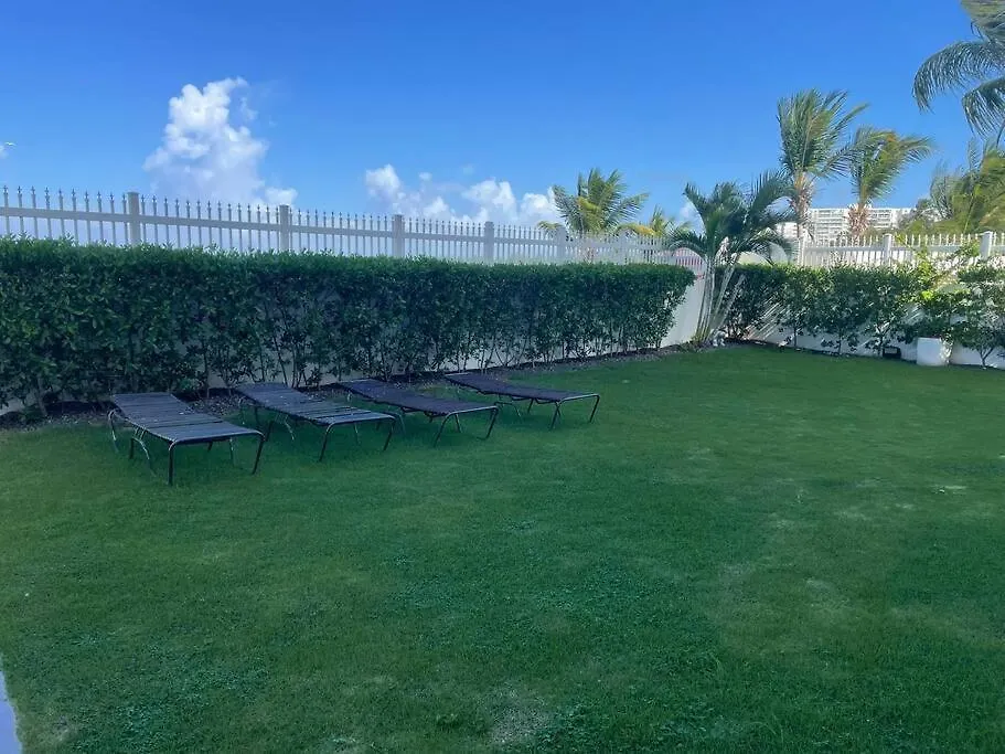 Beach Front 2 Bedroom 1 Bathroom Apt. San Juan