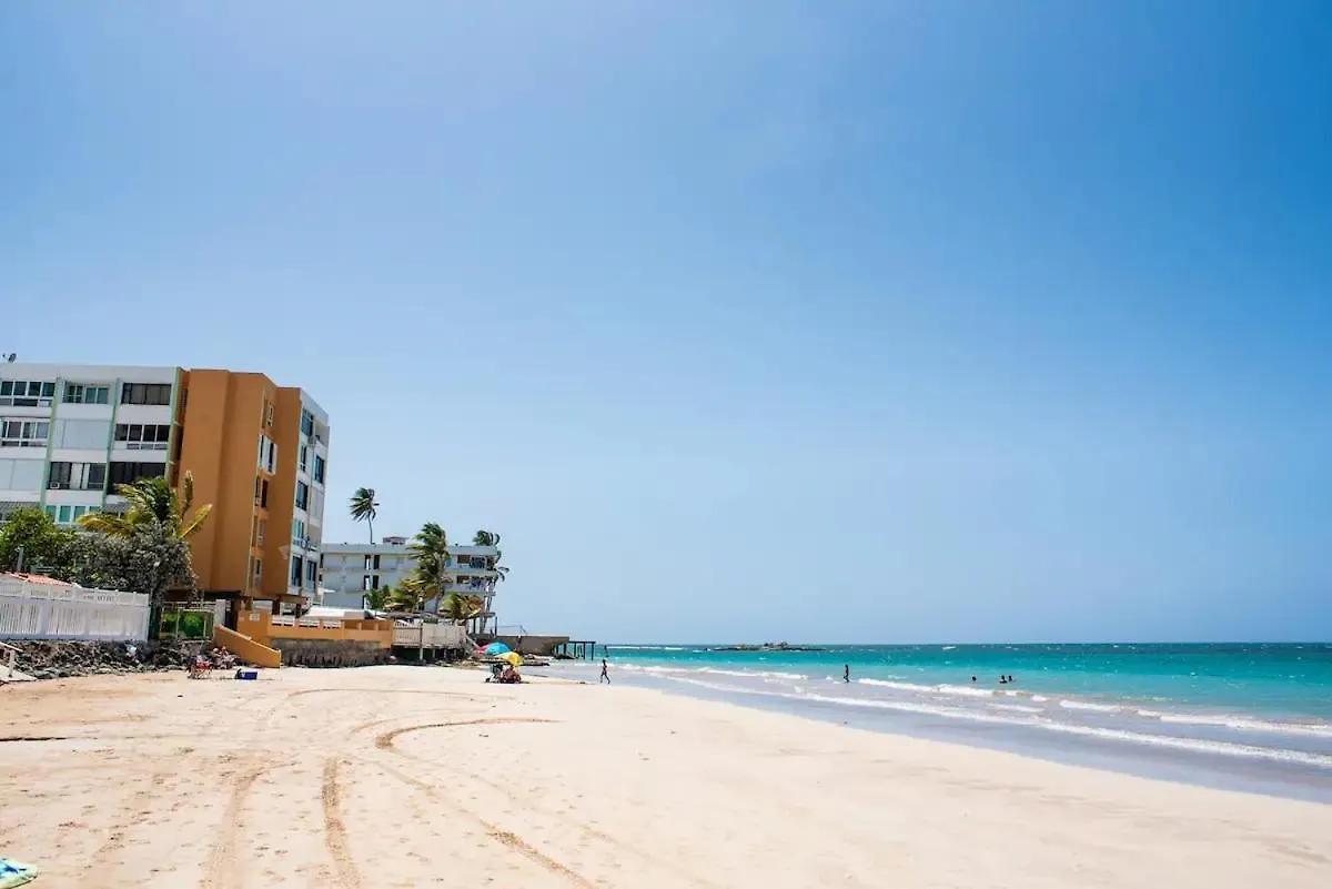 Beach Front 2 Bedroom 1 Bathroom Apt. San Juan